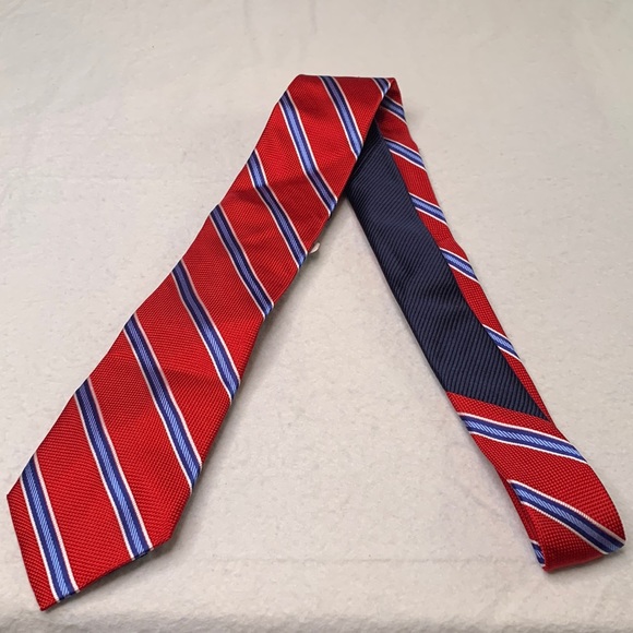 Roundtree & Yorke Other - ROUNDTREE & YORKE NWT RED WHITE BLUE SILK STRIP TIE